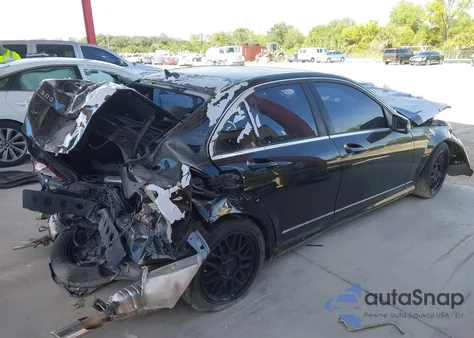 2011 Mercedes-Benz C 300 Luxury/Sport z USA, uszkodzony, nr VIN WDDGF5EB4BR136656